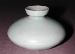 An image of Oil bottle